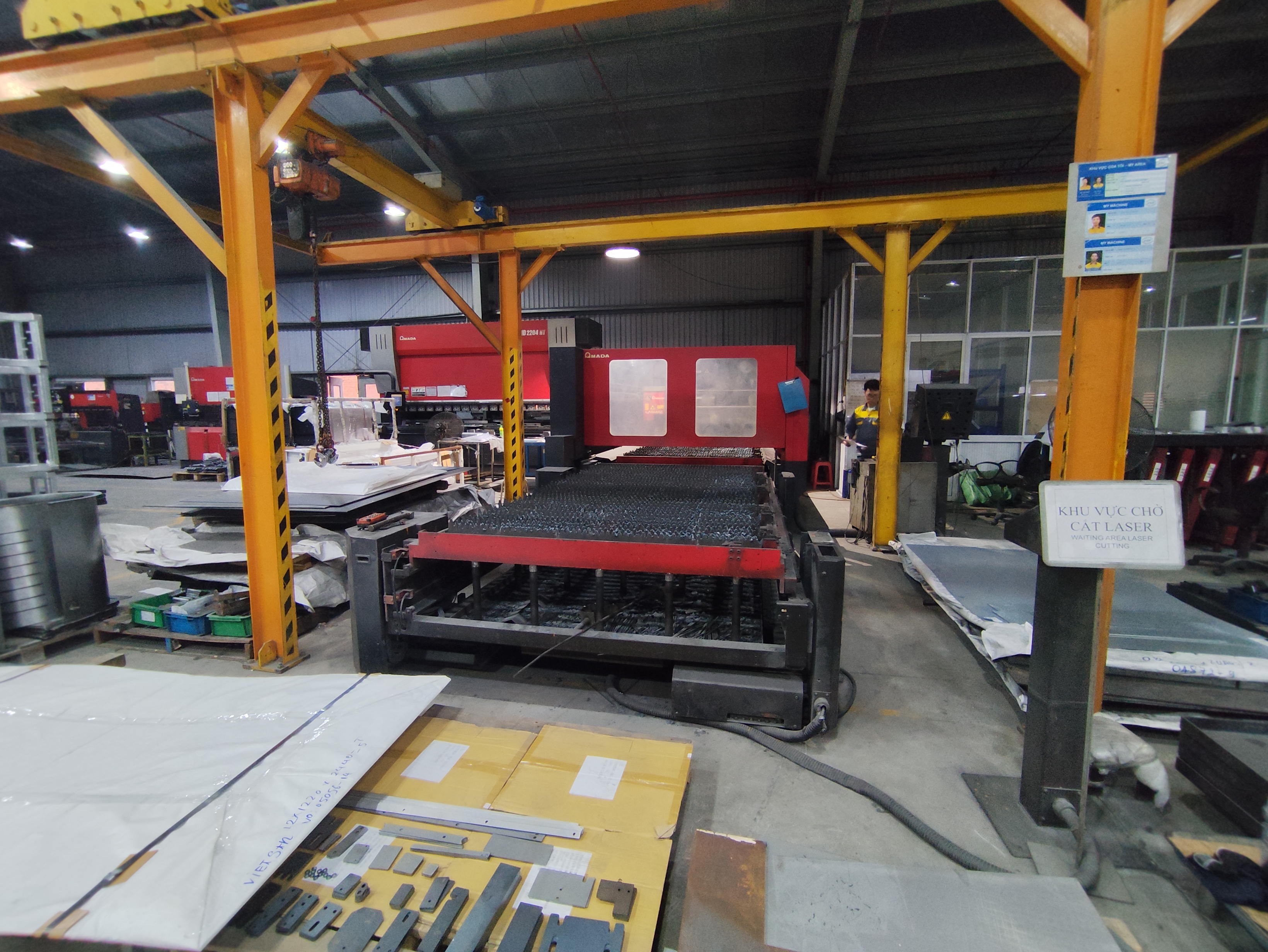 Laser cutting machine.jpg